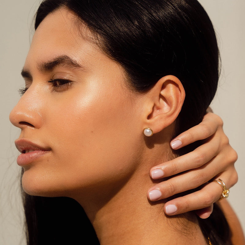 Pearl Stud Earrings - Gold