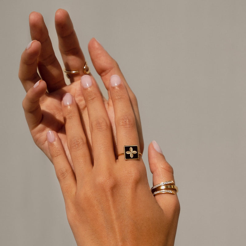 La Fleur Plate Ring - Gold/Black (Adjustable)