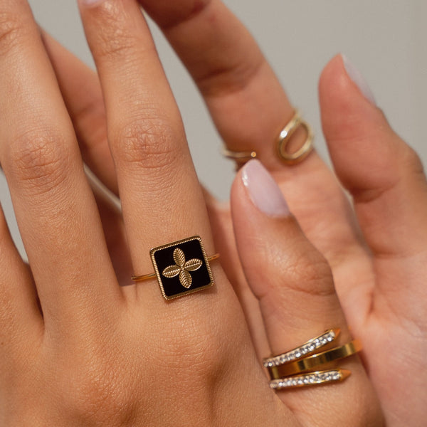 La Fleur Plate Ring - Gold/Black (Adjustable)
