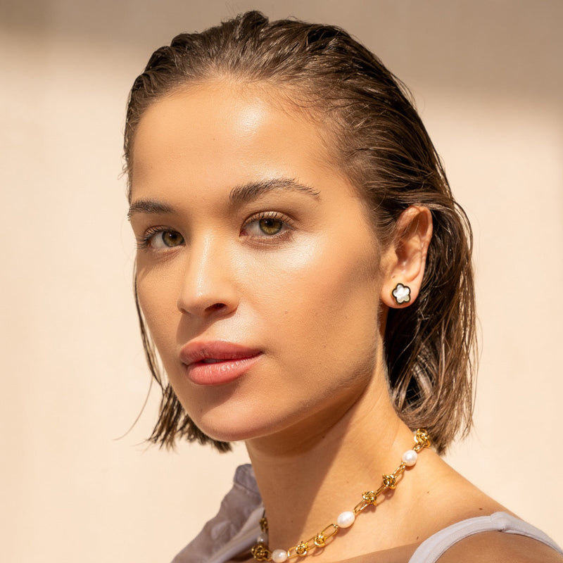 Clover Shell Stud Earrings - Gold/White