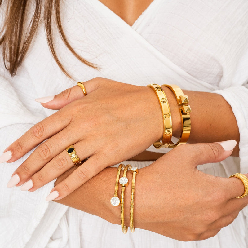 Oval Onyx Adjustable Ring - Gold